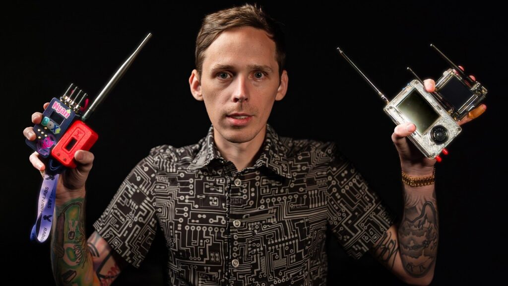 Hacker Shows the Most Insane Gadgets in His EDC